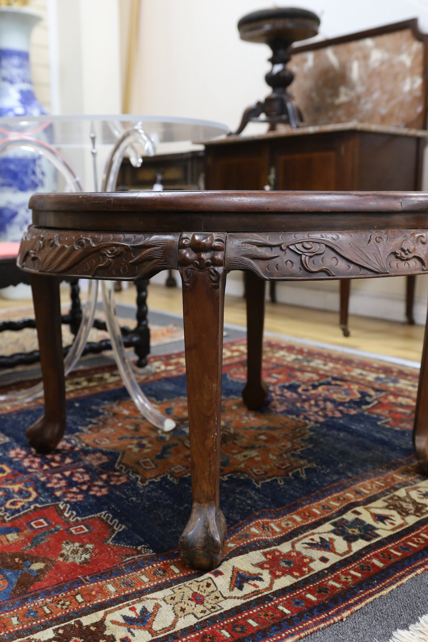 A Chinese hardwood circular table, diameter 75cm, height 54cm